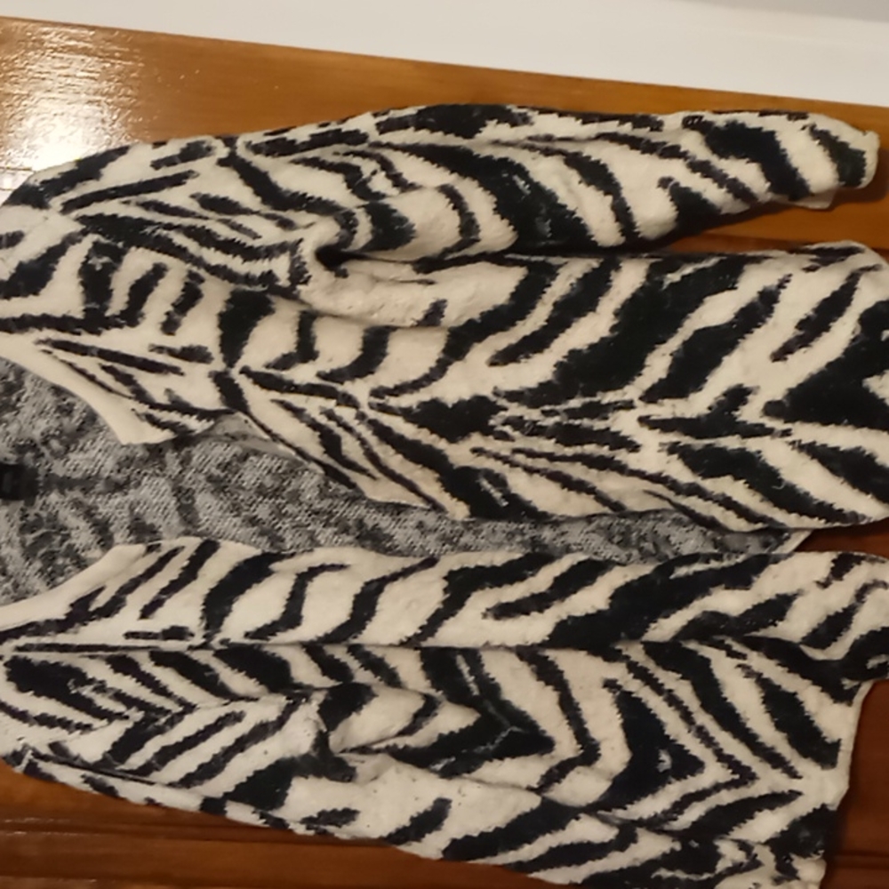 Sweater - Picture 2 of 3